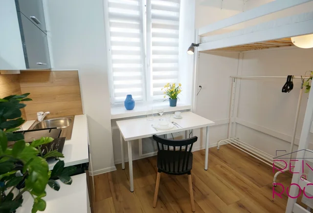 SIENKIEWICZA 29  DWORZEC FABRYCZNY STUDIO NR 1 1 OSOBA