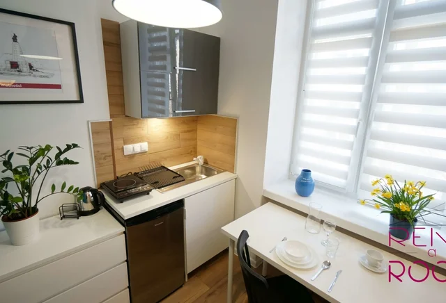 SIENKIEWICZA 29  DWORZEC FABRYCZNY STUDIO NR 1 1 OSOBA