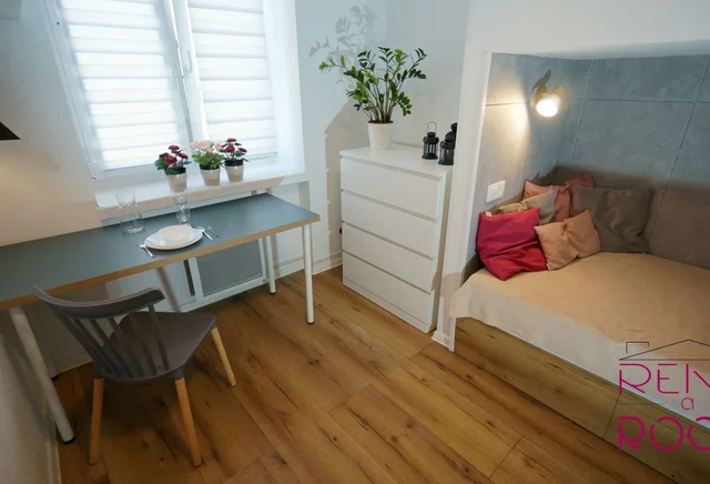 SIENKIEWICZA 29  DW. FABRYCZNY Pokój jednoosobowy NR 4