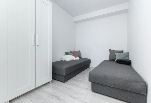 Double room #1 with balcony at 7 Batuty Street - 1 SPACE AVAILABLE