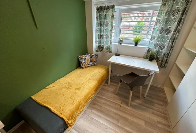 Pokój dwuosobowy #3 przy ul. Wita Stwosza 17b [DLA KOBIET]