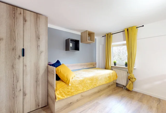 Pokój jednoosobowy #1 przy ul. Bronikowskiego 1