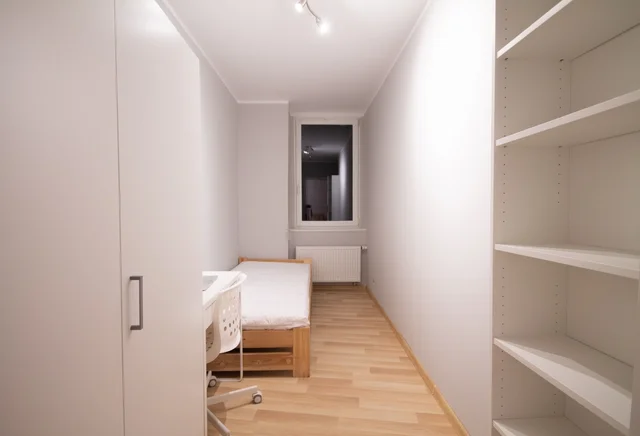 Wygodny pokój 1-os.,  Łukasińskiego – Centrum, dwie pełne łazienki