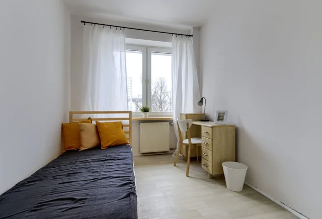 Single room no. 1, Złota Street 79