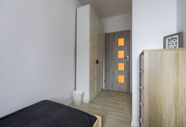 Single room no. 4, Złota Street 79