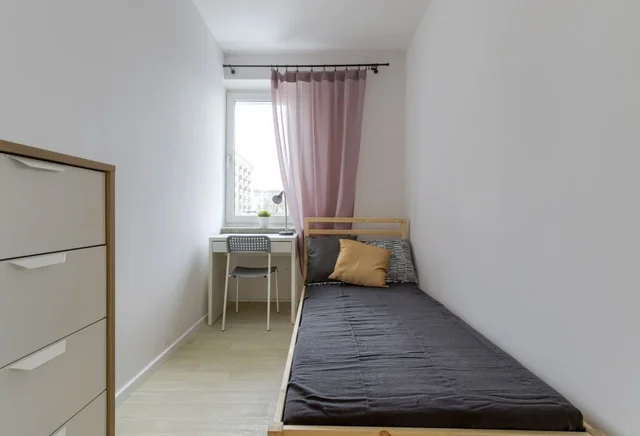 Single room no. 4, Złota Street 79