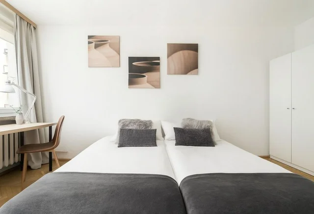 Single Room No. 1, 34/38 Żelazna Street