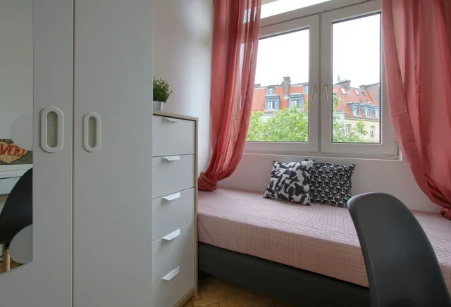 Single room no. 4, Wyzwolenia Street 2