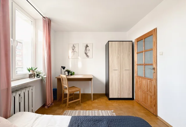 Żelazna 76 m 14 Room 2