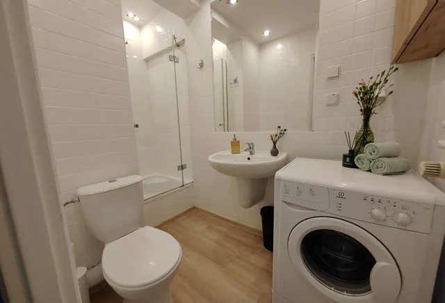 Świeżo wyremontowana kawalerka - ul. Ostania, Śródmieście 