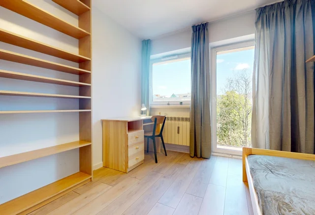 Pokój jednoosobowy #3 z balkonem przy ul. Gorlickiej 15a