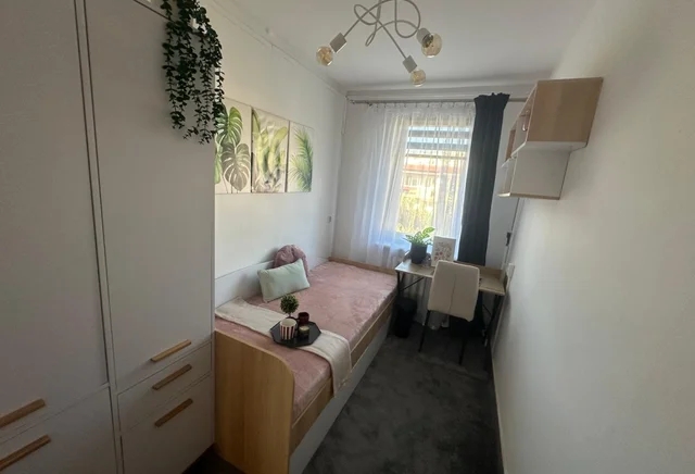 Krowoderskich Zuchów Street 24/49 (single room no. 1)