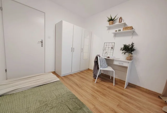 Pokój 1-osobowy z balkonem ul. Kazimierza Wielkiego/ UKEN (4)