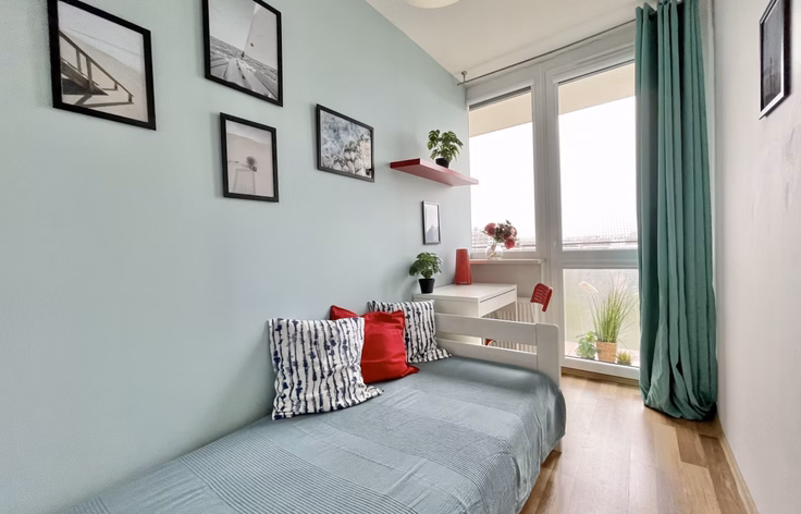 Pokój nr 4 z BALKONEM, ul. Sozopolska 1, SGGW