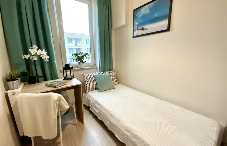 Pokój nr 5, ul. Śniardwy 1, Mokotów, UW Mordor