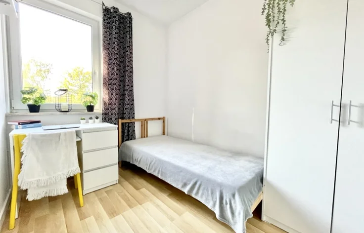 Pokój nr 5, Amałowicza Tatara 2a, Rembertów, blisko ASW